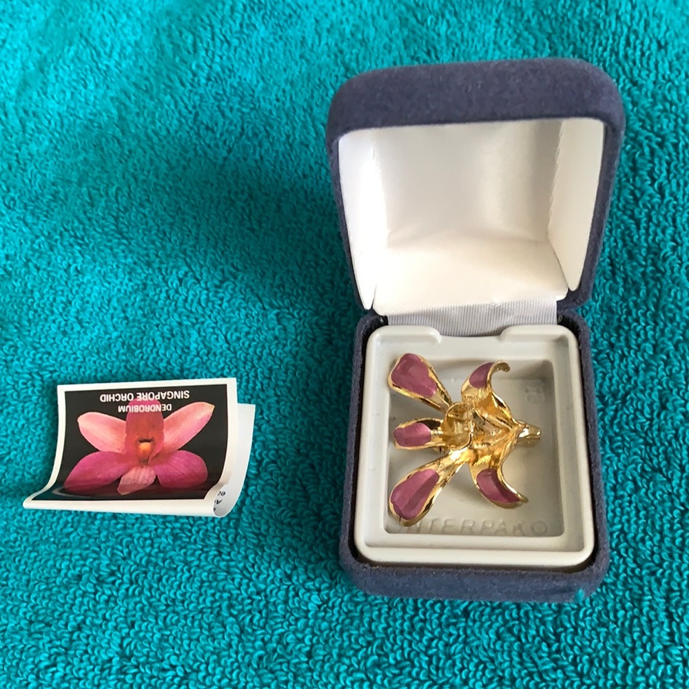 Singapore orchid brooch